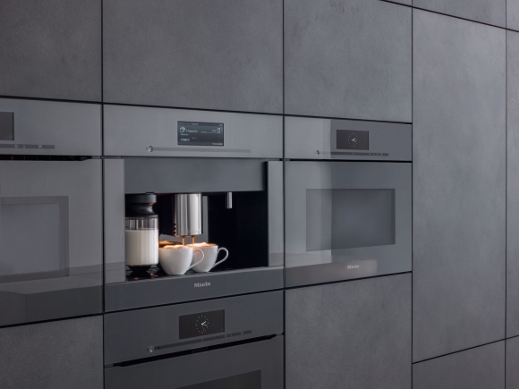 Встраиваемая кофемашина Miele