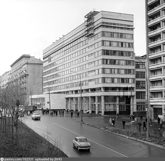 Часовой завод Слава в Москве