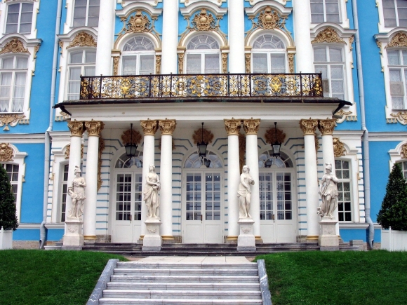 Екатерининский дворец фасад