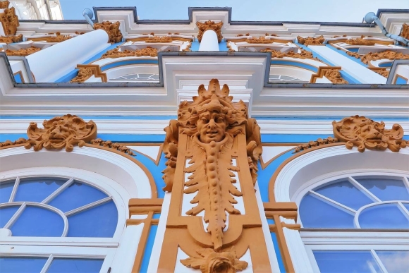 Екатерининский дворец маскароны