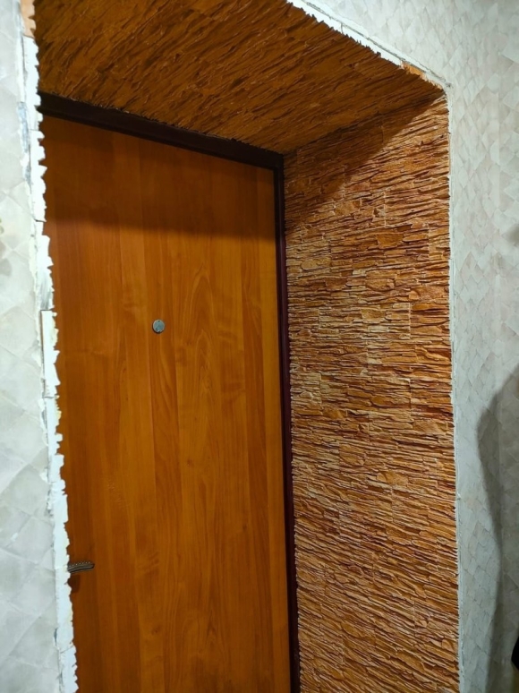 Отделка дверных откосов мозаикой