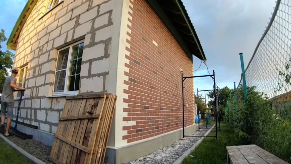Отделка дома из газобетона снаружи варианты