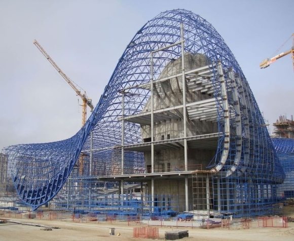 Культурный центр Гейдара Алиева стройка