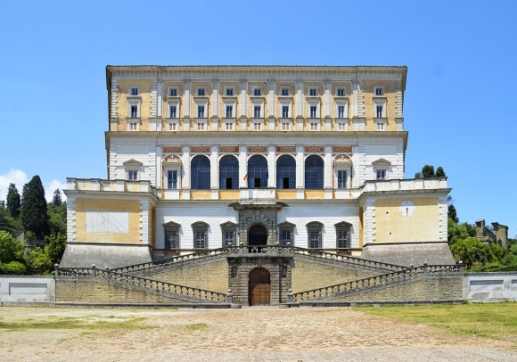Капрарола палаццо Фарнезе