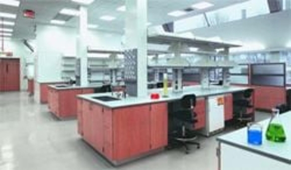 Лаборатория в оранжевых тонах