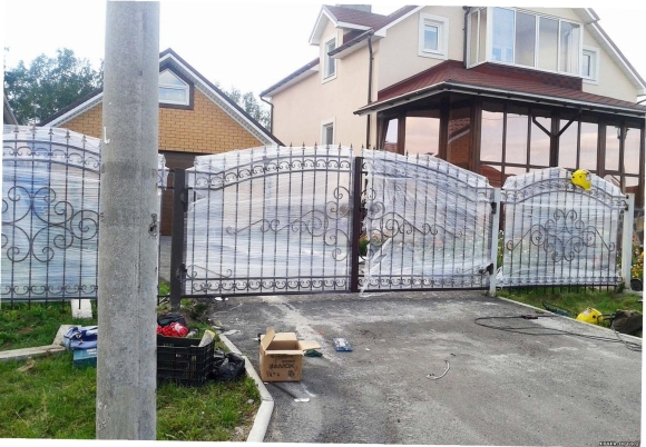 Ограждение с поликарбонатом