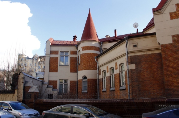 Дом Шехтеля в Москве в Ермолаевском переулке