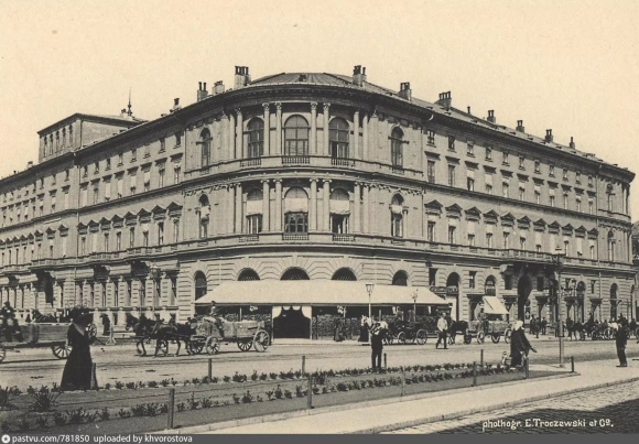 Warsaw old buildings