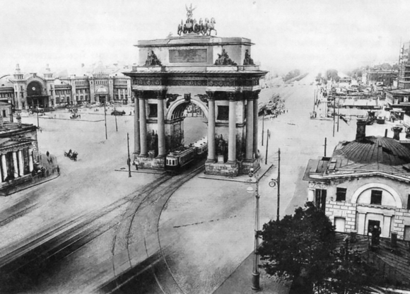 Триумфальная арка на Тверской заставе в Москве