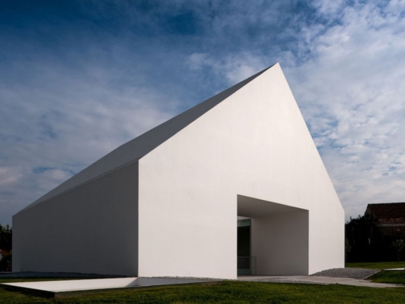 Aires Mateus House in Leiria