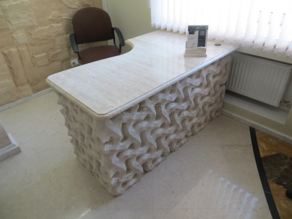 Журнальный столик из искусственного камня