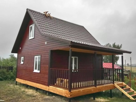 Коричневые дачные дома