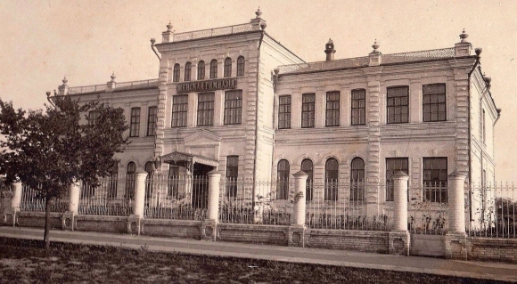 Первая женская гимназия Саратов
