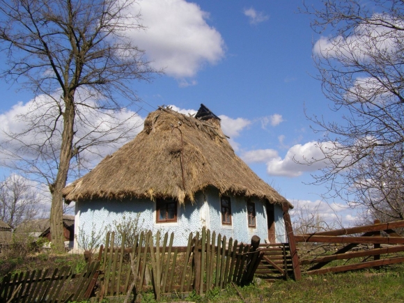 Хата с соломенной крышей Курская область