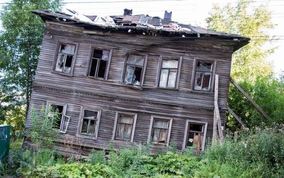 Рыбинск двухэтажный бревенчатый Барак