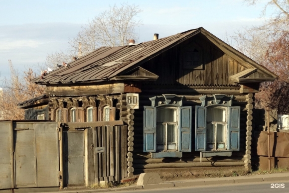 Старинный деревянный дом