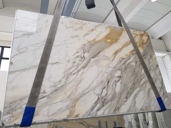 Мрамор Calacatta Borghini