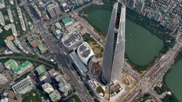 Небоскреб в Сеуле Lotte World Tower