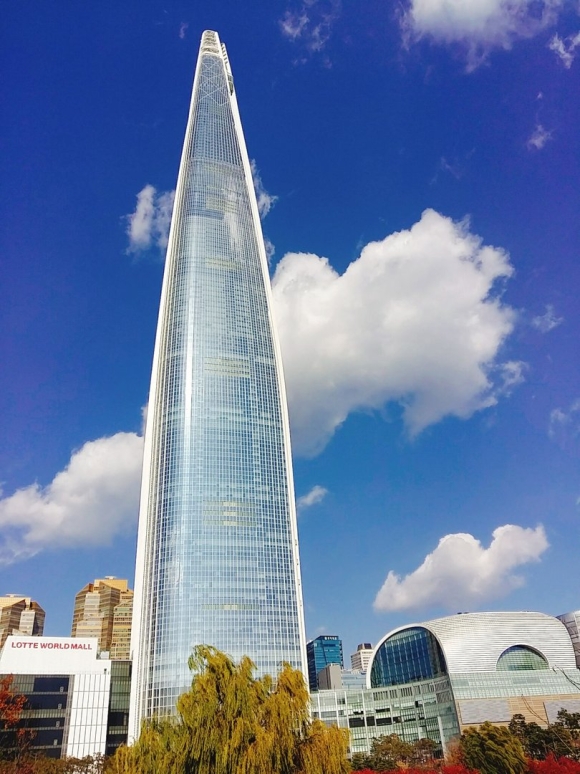 Башня Lotte World в Сеуле