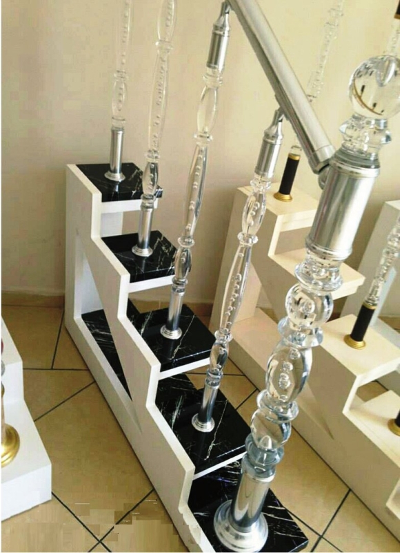 Стеклянные балясины для лестниц