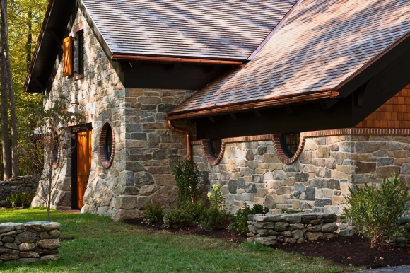 Каменный дом в стиле Barn House
