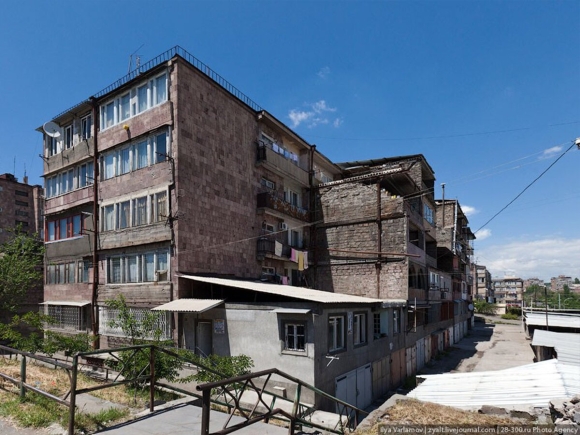 Балконы самострой в Ереване