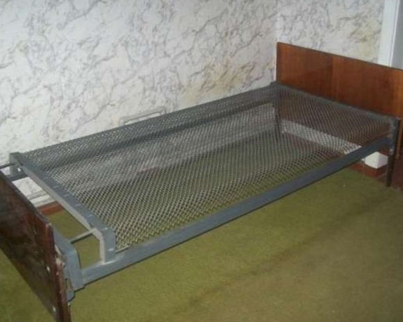 Кровать с панцирной сеткой