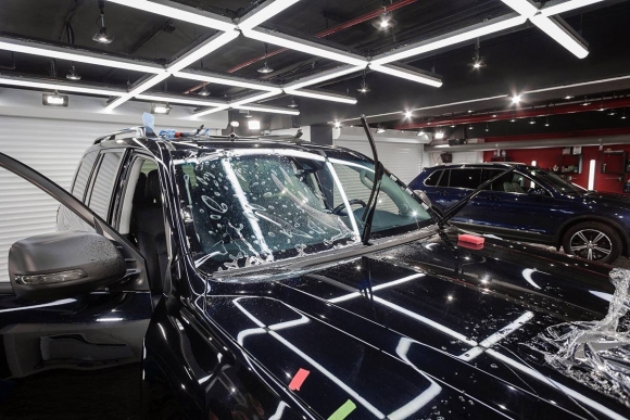 Бронирование стекол автомобиля пленкой