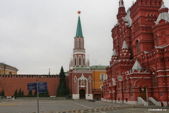Никольские ворота Кремля