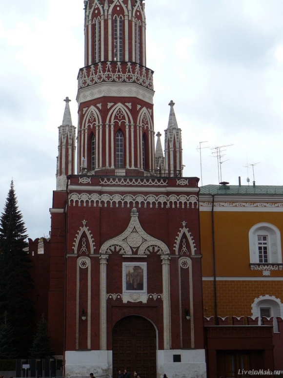 Башни Московского Кремля Никольская башня