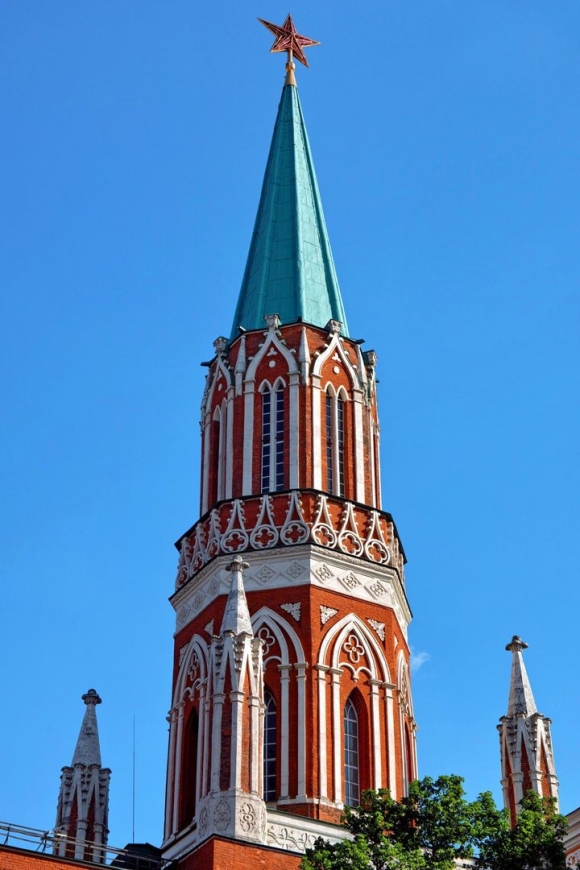 Башни Московского Кремля Никольская башня