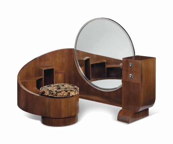 Curved Table