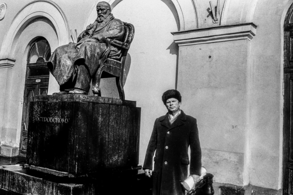 Островский памятник у малого театра