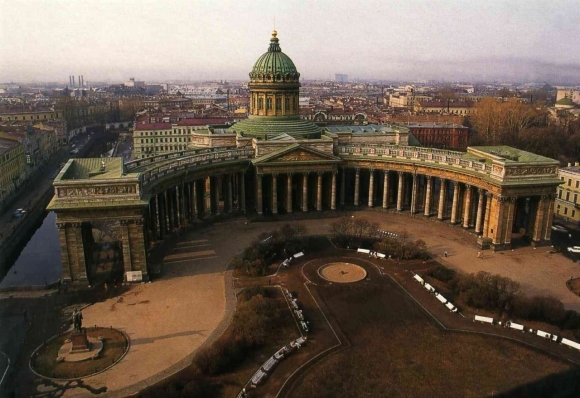 Воронихин Казанский собор в Петербурге