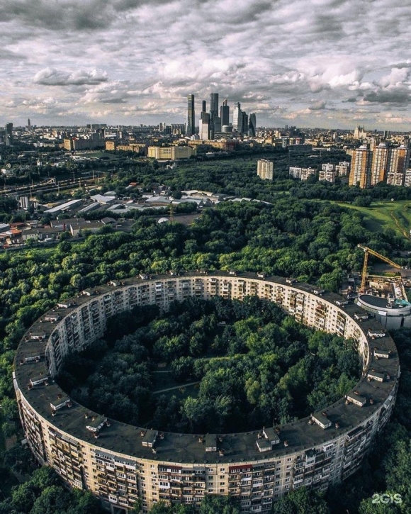 Улица Довженко Москва круглый дом