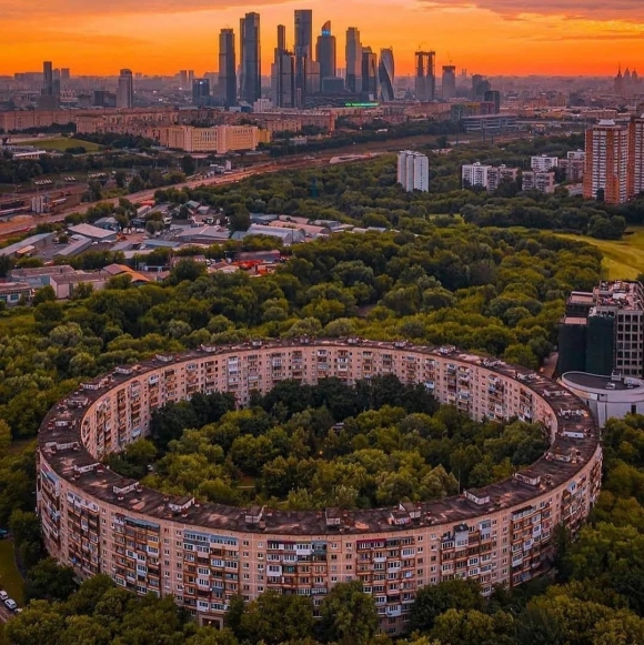 Улица Довженко Москва круглый дом