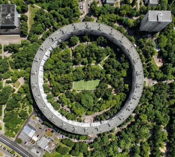 Круглое здание в Москве
