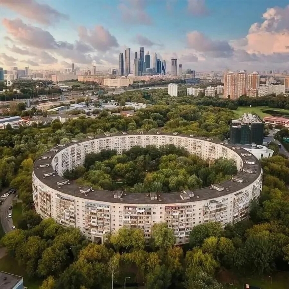 Улица Довженко Москва круглый дом