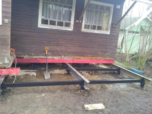 Реконструкция фундамента винтовыми сваями