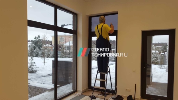 Как затонировать стекло на балконе своими руками пленкой