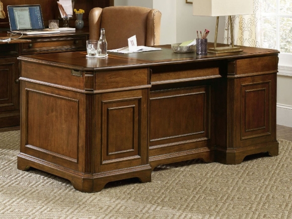 Письменный стол из дерева Executive Desk