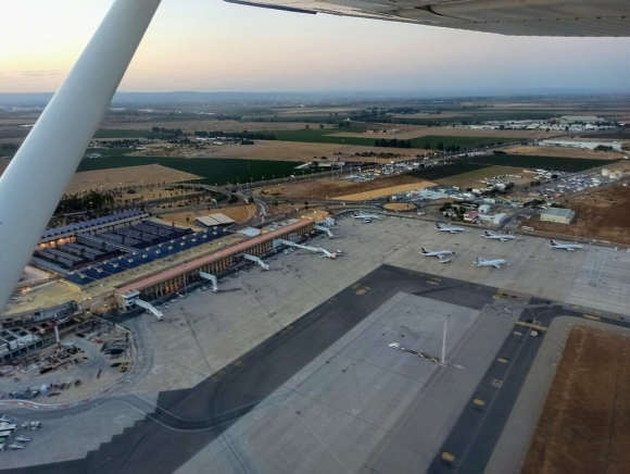 Аэропорт в Севилье Испания