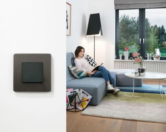 Schneider Electric unica Studio антрацит в интерьере