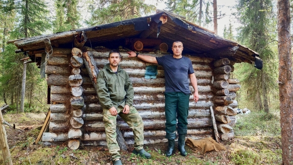 Охотничьи избушки в тайге