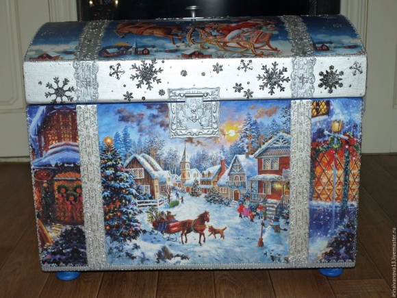 Сундук для елочных игрушек