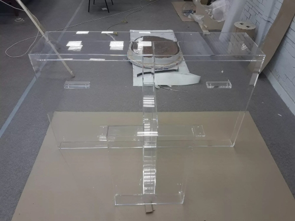 Барная стойка прозрачная из оргстекла