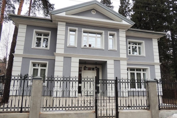 Фасады домов в классическом стиле