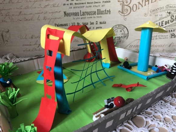 Игровая площадка из картона