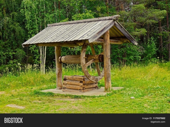 Старинные деревянные колодцы