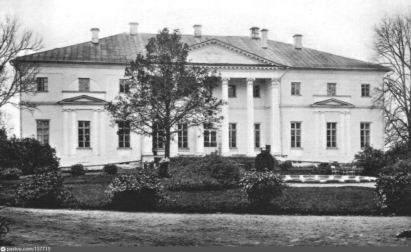 Усадьба князей Голицыных Петровское в Петрово Дальнем